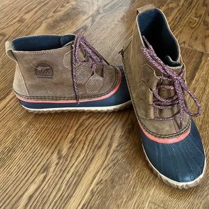 Sorel Out N About Leather Water Proof Boot